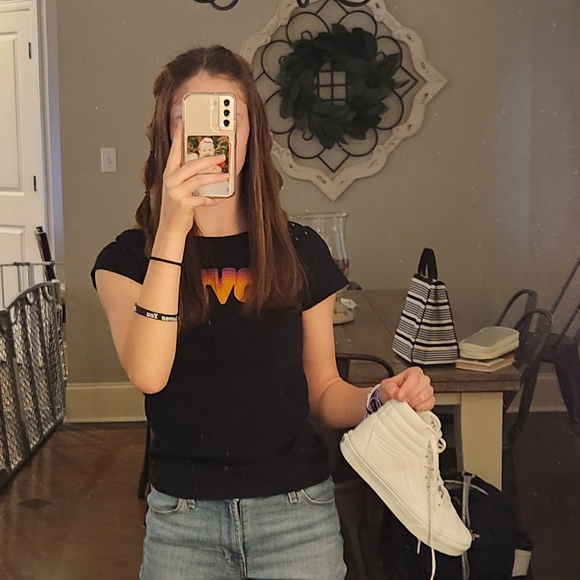 Meet your Posher, Addison - Picture 1 of 1